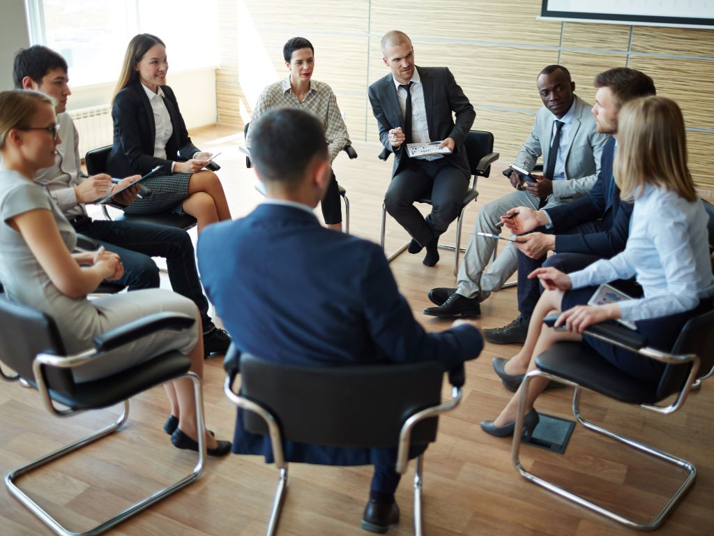 employees support group meeting